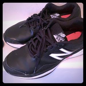 New Balance 824